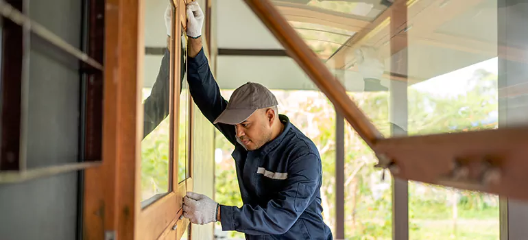 Double Hung Vinyl Window Sash Replacement in Alafaya, FL